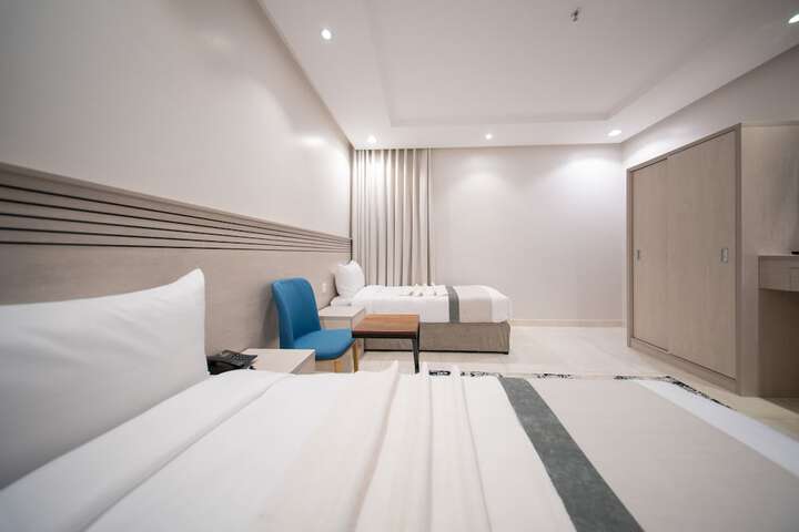 Room 28 of 64