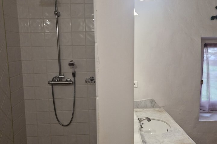 Room 35 of 110