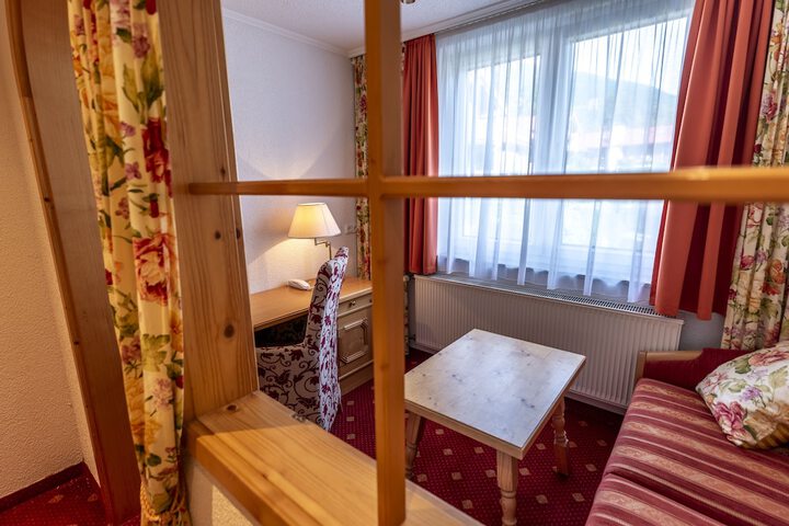 Room 15 of 63