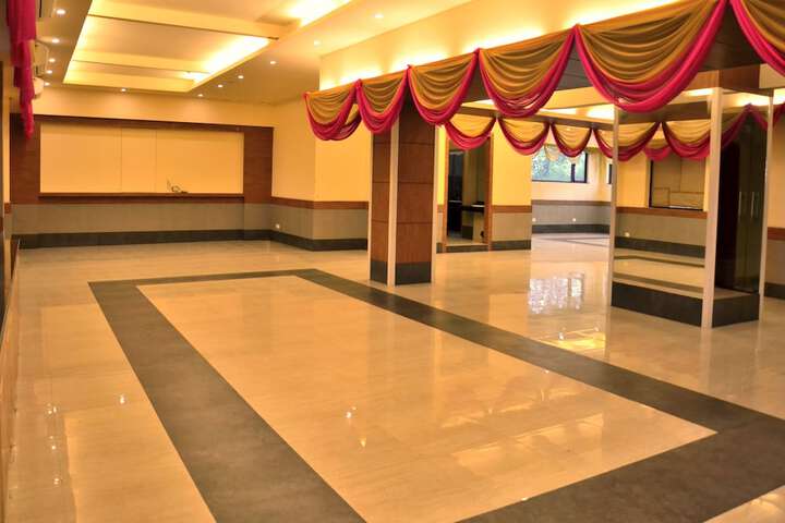 Ballroom/Hall 63 of 70