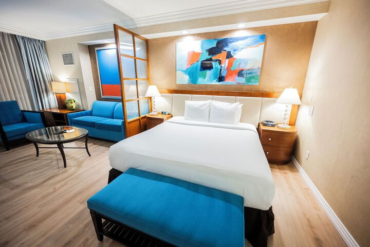 Room 37 of 438