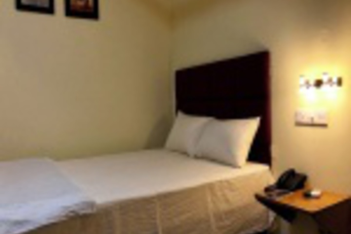 Room 145 of 228