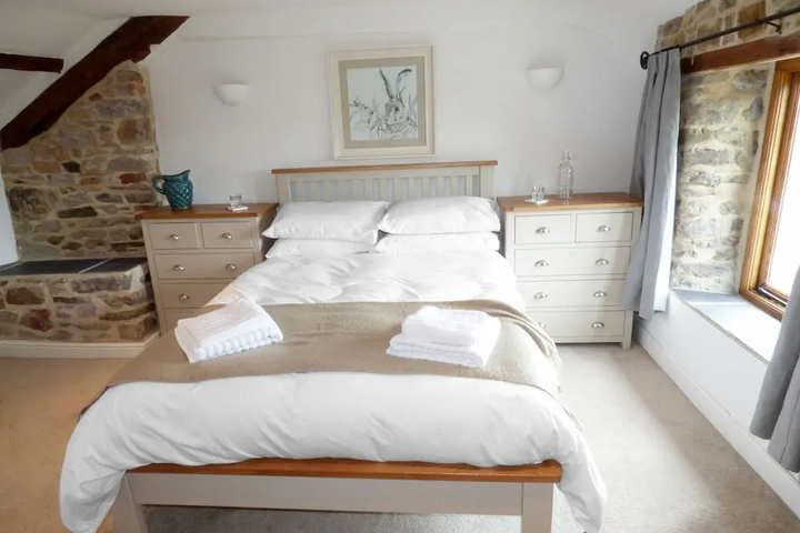 Room 2 of 11