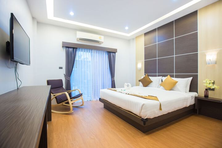 Room 15 of 83
