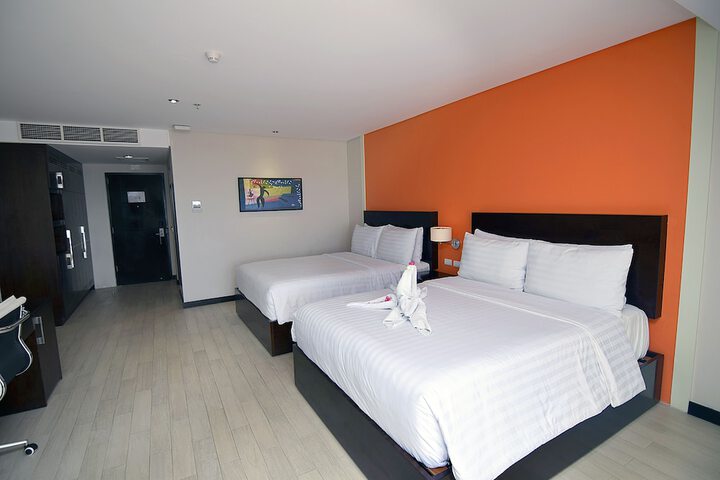 Room 12 of 152
