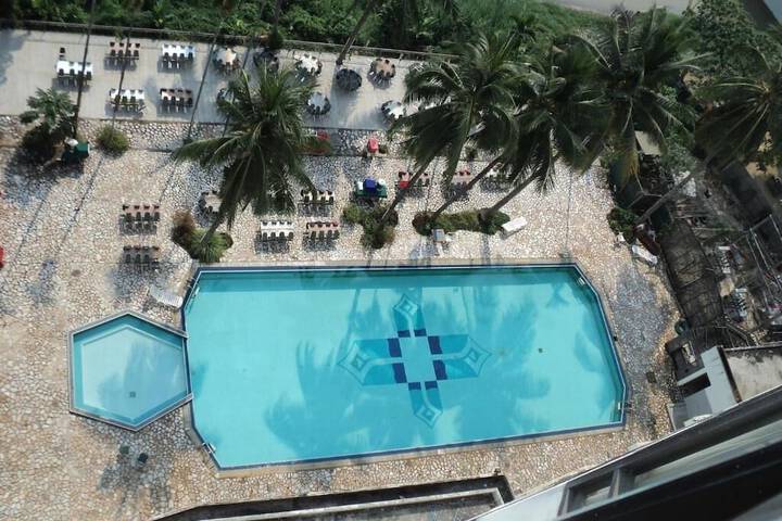 Pools & Facilities