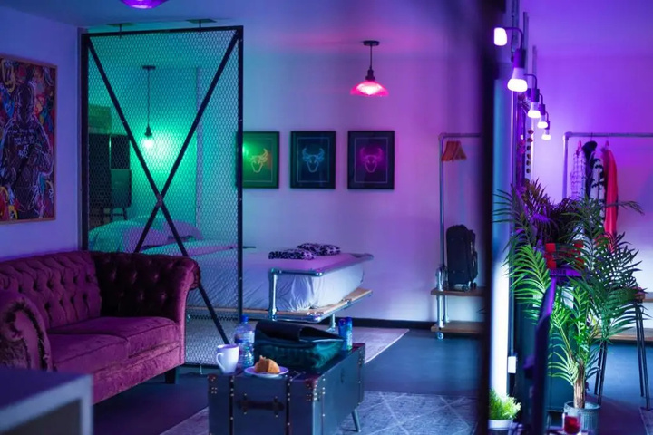 Room 10 of 14