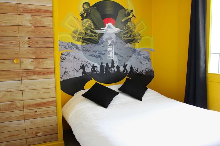 Room 7 of 42