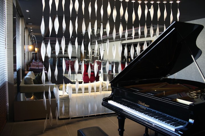 Entrance & Lobby