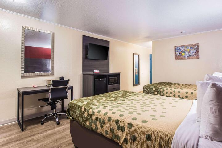 2 Double Beds (7 of 7)