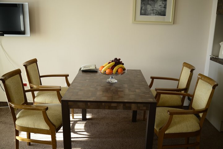 Room 10 of 70