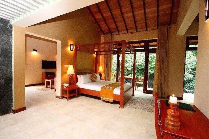 Room 3 of 15