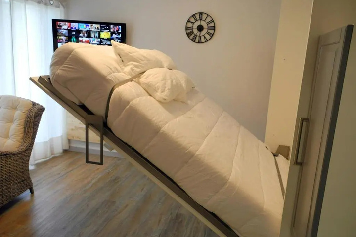 Room 4 of 20