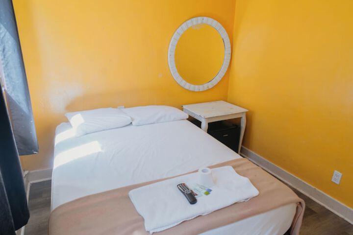 Clarendon Hotel