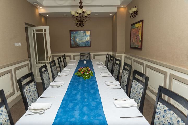 Dining 70 of 99