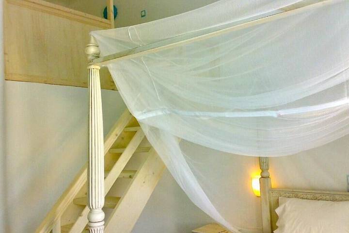 Room 2 of 39