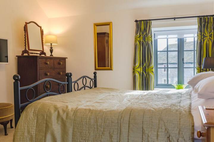 Room 21 of 48