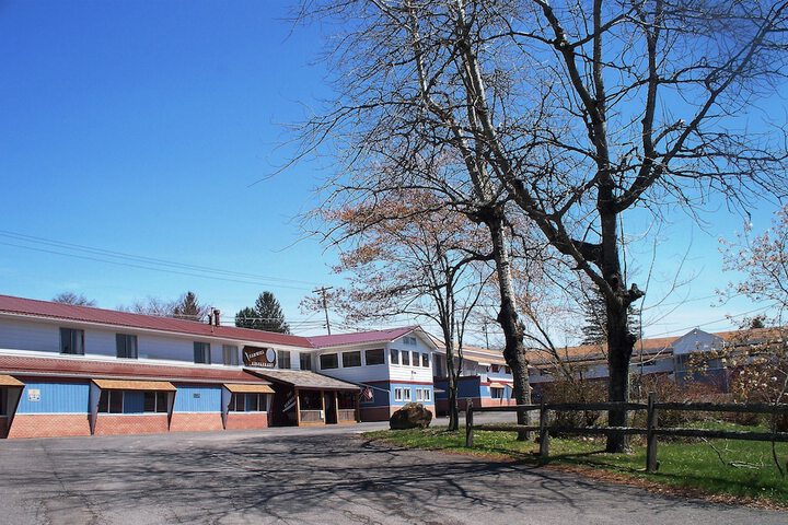 Exterior of The Alpine Lodge