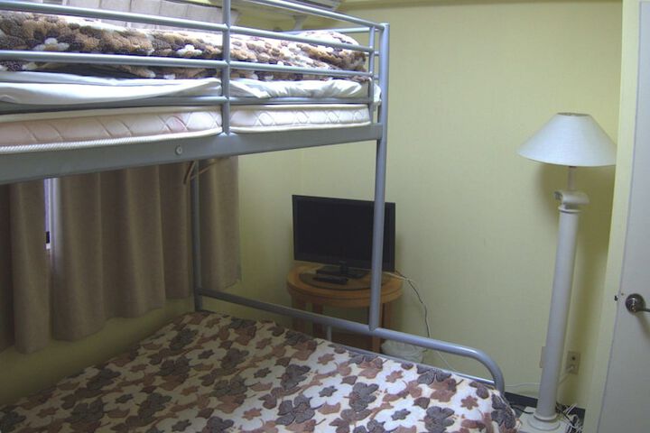 Room 15 of 100