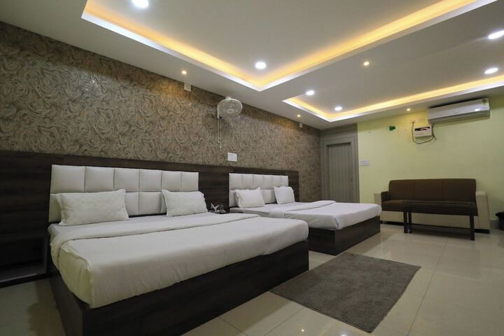 Room 4 of 6