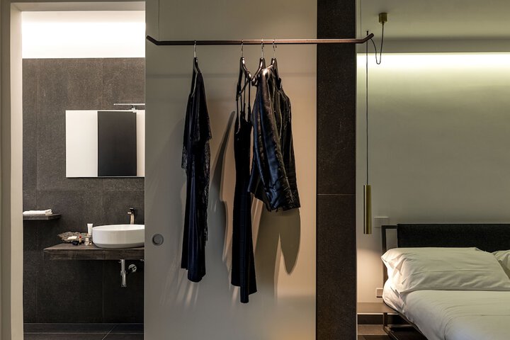 Room 14 of 87