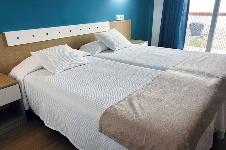 Room 15 of 76
