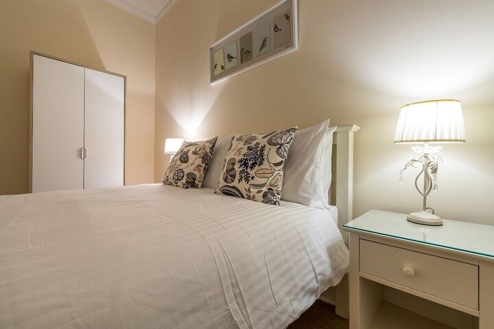 Room 4 of 63