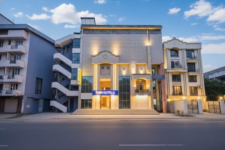 Fabhotel Crescent