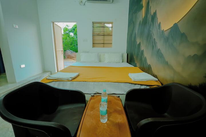 Room 15 of 94