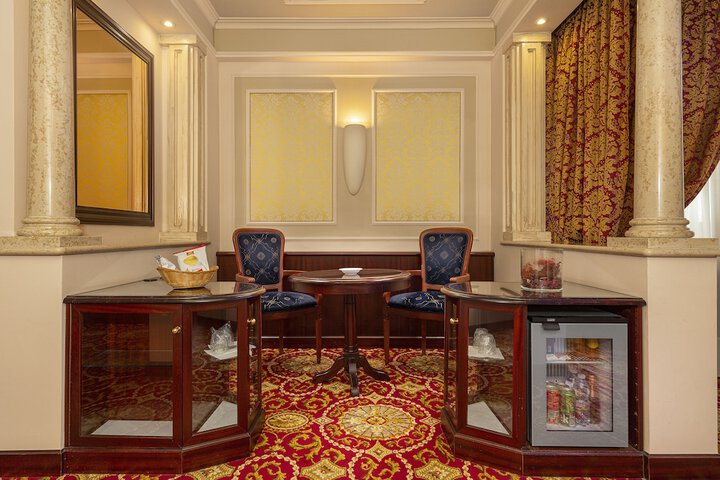 Room 12 of 34