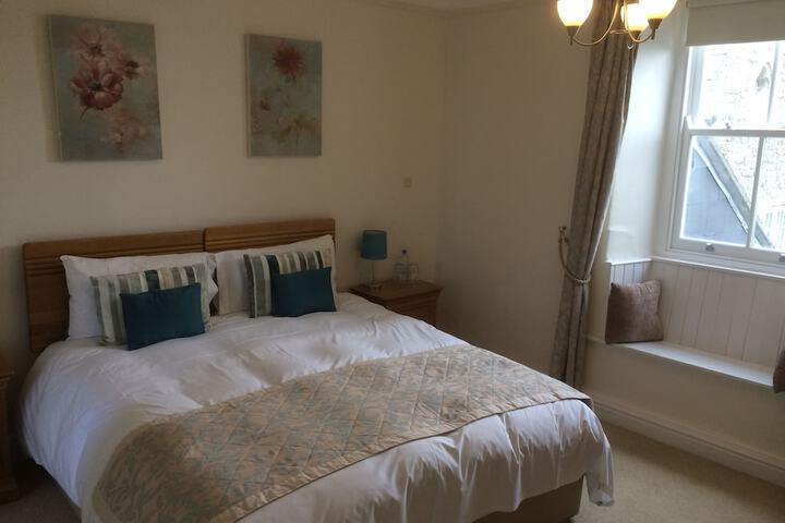 Room 6 of 37