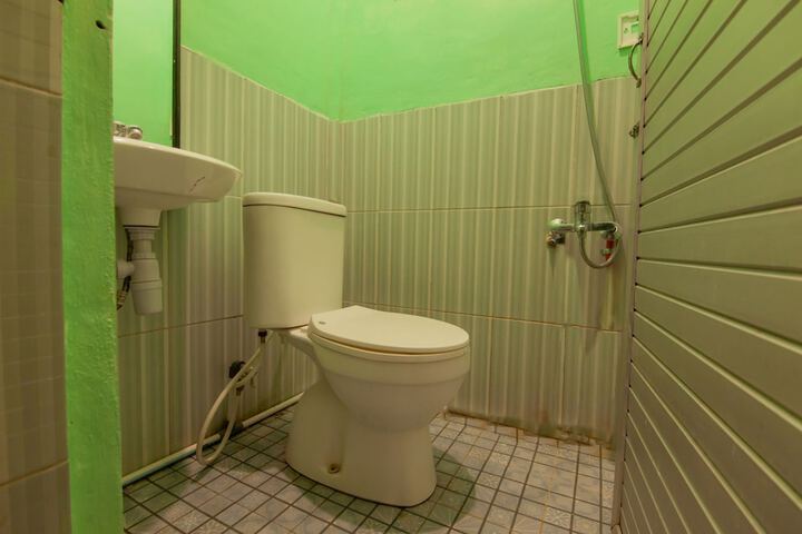 Room 27 of 32