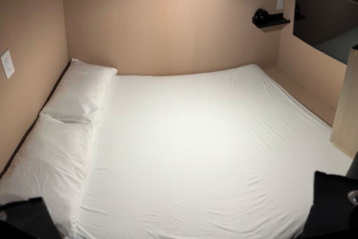 Room 7 of 43