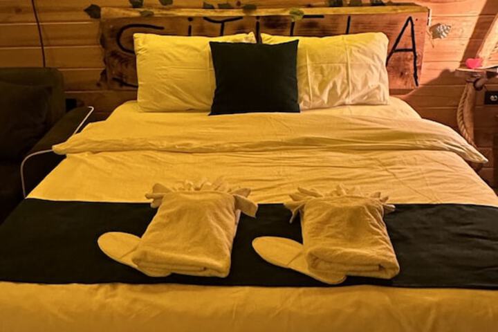 Room 6 of 38