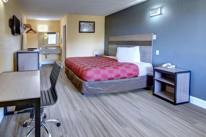 1 King Bed Accessible (4 of 14)