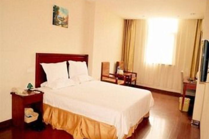 Room 3 of 11
