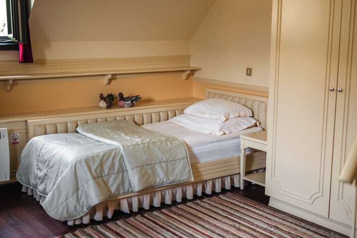 Room 26 of 80