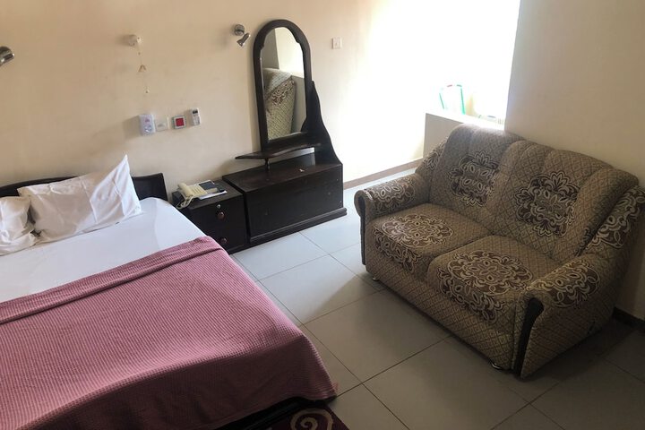 Room 5 of 22
