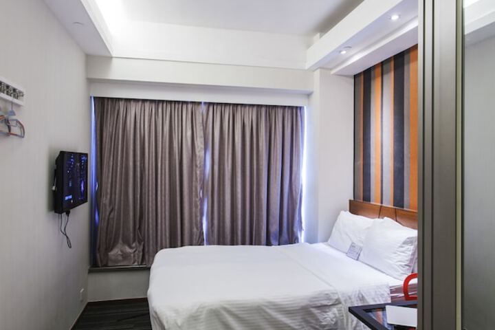 Room 17 of 58