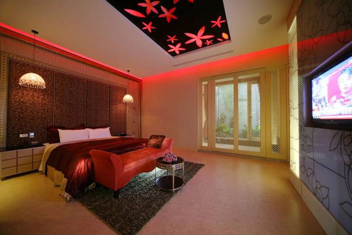 Room 8 of 49