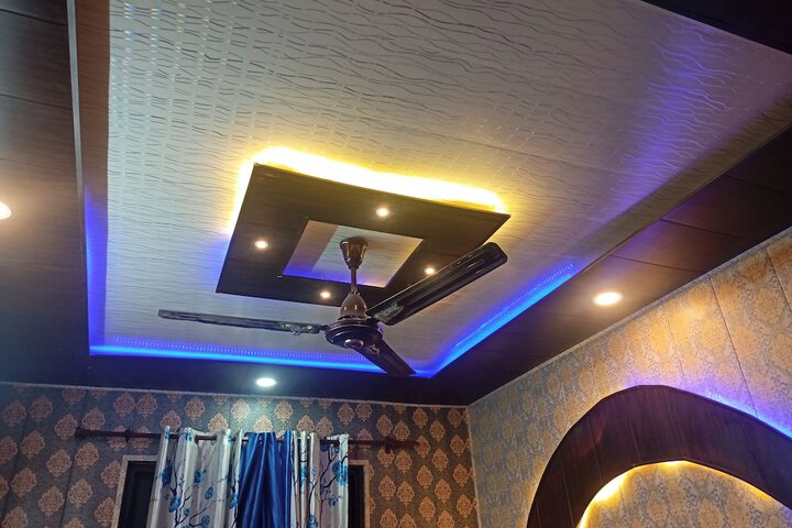 Room 4 of 17
