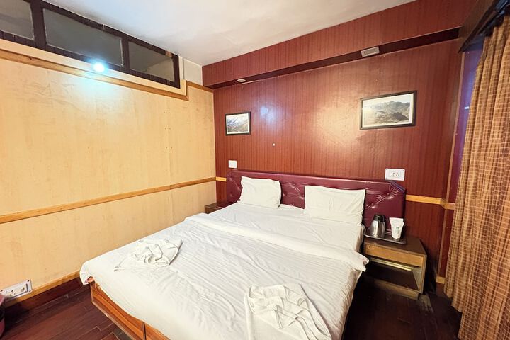 Room 4 of 23