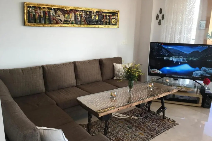Room 2 of 11
