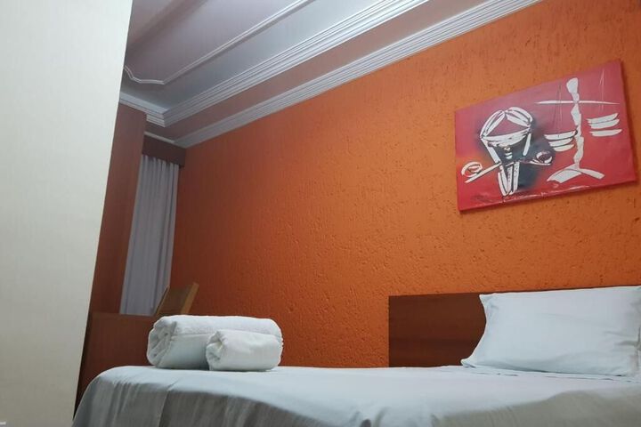 Room 3 of 8