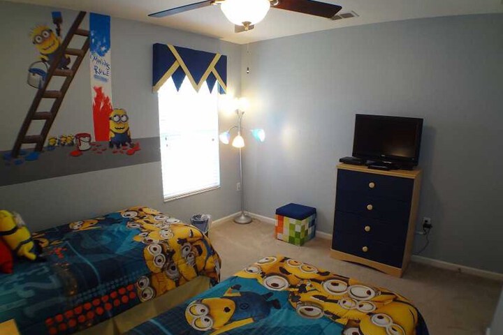 Room 13 of 87
