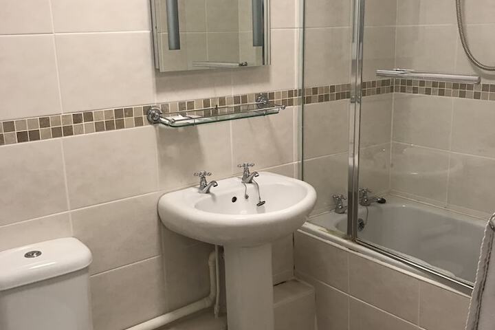 Room 10 of 20