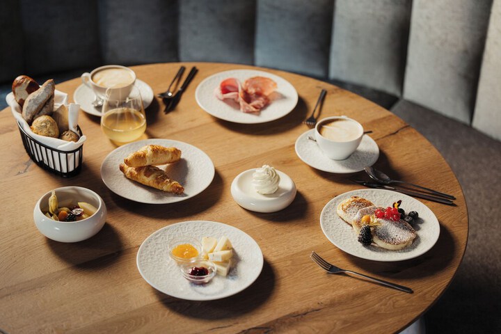 Breakfast/Coffee Service 76 of 92