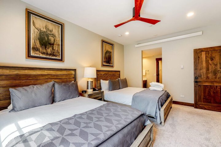 Room 54 of 222