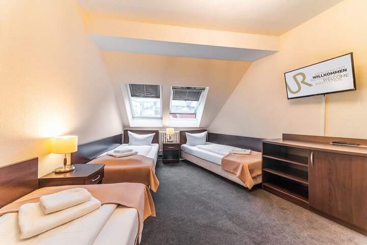 Room 46 of 89