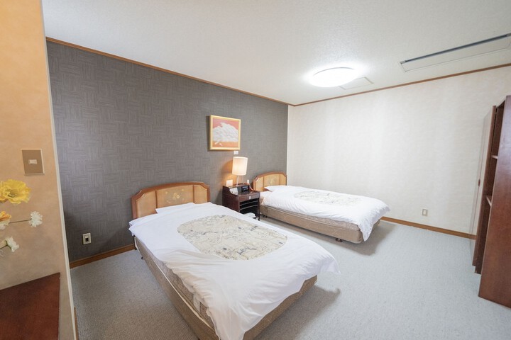 Room 22 of 60
